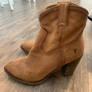 Frye ankle boot with heel